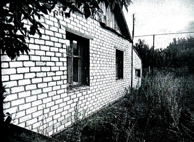 Экс-чиновник ершовской администрации пойдёт под суд за разрушение дома для сироты Экс-чиновник ершовской администрации пойдёт под суд за разрушение дома для сироты